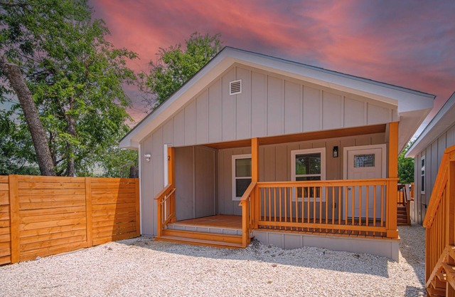 Your Amazing 3BR/2BA Downtown Delight!
