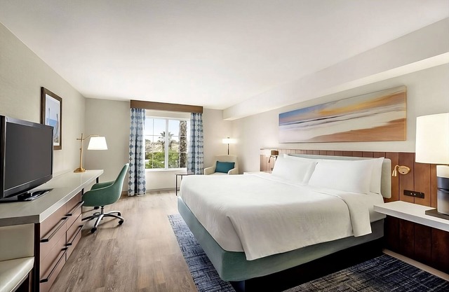 Your Home Away from Home! Outdoor Pool, Onsite Parking, Steps to Beach!