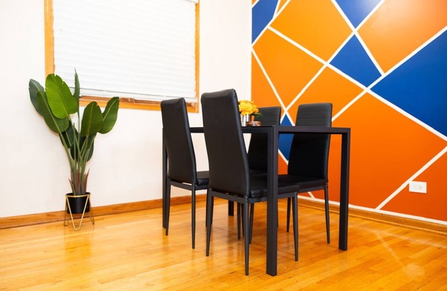 Your Home Away from home -12 mins from Downtown