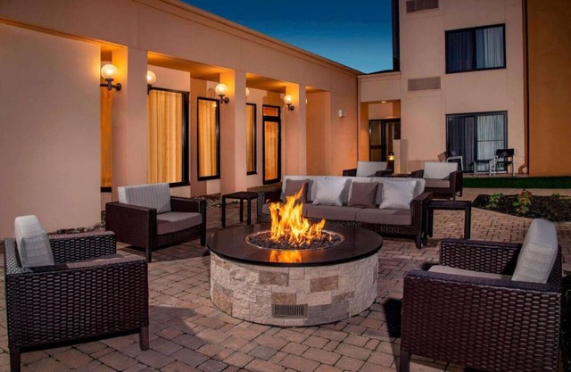 Your Home Away From Home! Onsite Pool, Free Parking, Pets Allowed