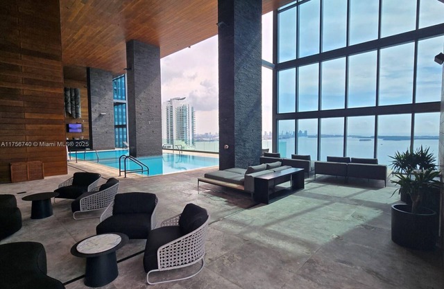 Your Miami Respite - Brickell Action with Bay Views!