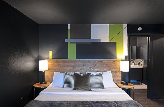 Your Montrose Studios! Sleeps 54/27BR/27BA/27PA