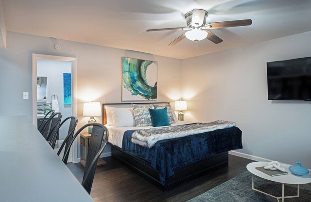 Your Montrose Studios! Sleeps 62/40BR/40BA/25PA