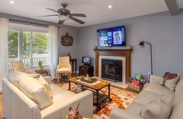 Your Relaxing Pocono Escape in a Gated Community Filled With Amenities!10 Sleeps
