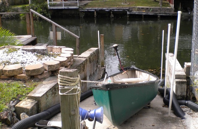Your River Retreat.2 Bedrooms/2 Baths/Large Screen Porch On Water.Sleeps 6