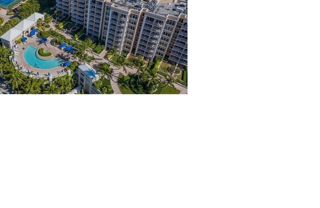 Your Slice of Paradise at Marco Beach Ocean Resort