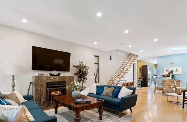 Zen Oasis of Elegance: Expansive Executive Home