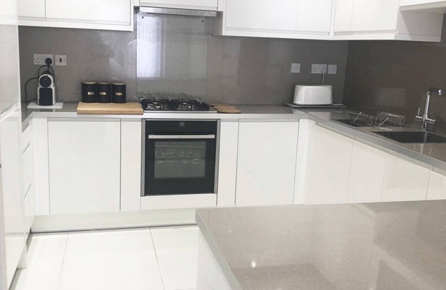 Zenobia London Luxury Apartments, apartment 1