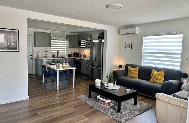 Zephyrhills Downtown Home