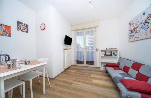 Zia Dina APT - with Balcony