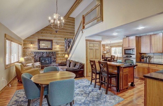 Ziggy Bear Lodge: 3 BR, 2.5 BA House in Breckenridge, Sleeps 8