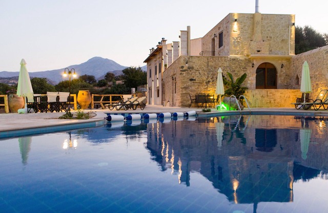 ZOURIDI VILLA PARK -LARGE POOL