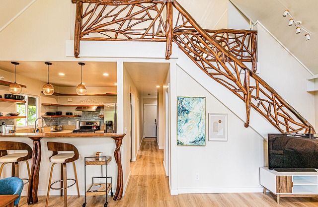 Zuki House - 3BR, 2BA Ocean Close, Hot Tub