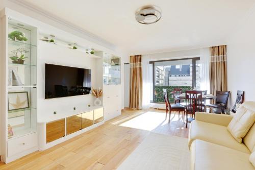 Flandres Apartment | À 1 minute du métro et Parking privé