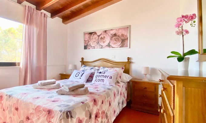 Santa Cruz de Tenerife Apartment | Ático Los Girasoles de La Gallega