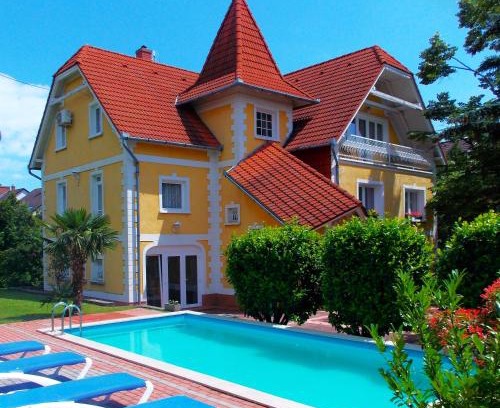 Balatonfured Apartment | Éden Villa Apartmanház