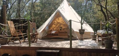 Vers-Pont-du-Gard Other | Évasion en pleine nature, Tipi insolite et Jacuzzi au Pont du Gard !