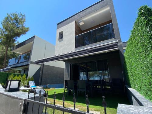 Kadnlar Denizi Mahallesi Villa | Özel havuzlu lüks villa