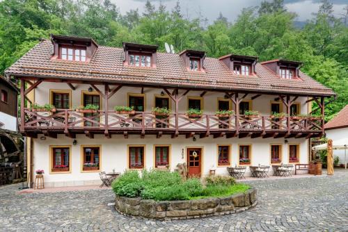 Oparno House | Černodolský mlýn