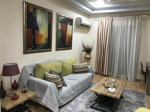 Agios Onoufrios Apartment | Διαμέρισμα στο κέντρο της Θήβας