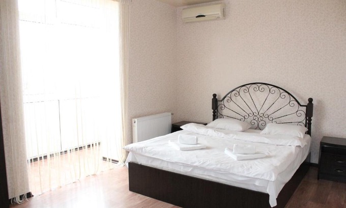 Podilskyj Apartment | Апартаменти Рилєєва, 25