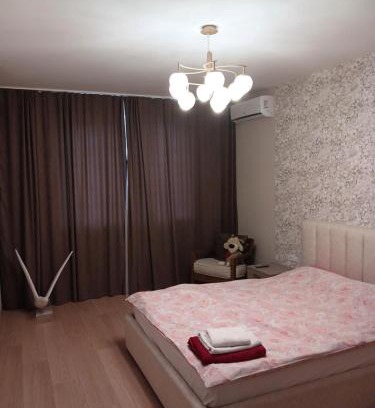 Pozniaky Apartment | Видовые апартаменты ЖК Лебединое