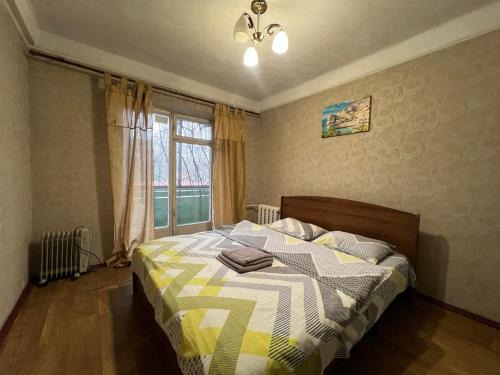 Dniprovs'kyi District Apartment | Квартира эконом-класса возле метро Левобережная