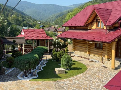 Yaremche House | Обійми гір