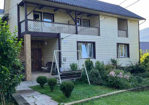 Yaremche Bed & Breakfast | садиба Сніжок