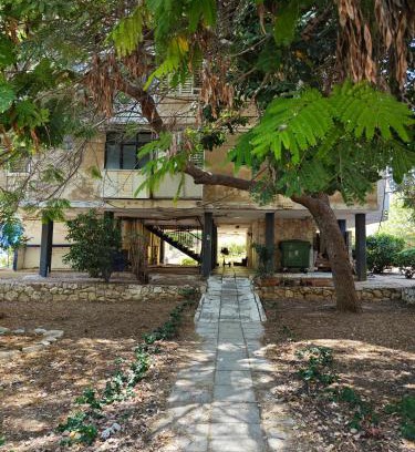 Bat Yam House | Уютное жильё в тихом районе, с собственной ванной комнатой и туалетом