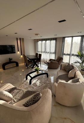 Al Duqqi Apartment | المهندسين