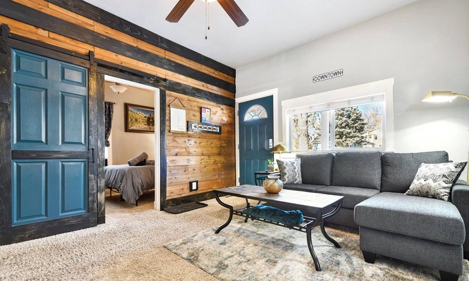 Central Colorado Springs House | ᨒStylish Basecamp/Fire Pit/2 Blocks to Downtownᨒ