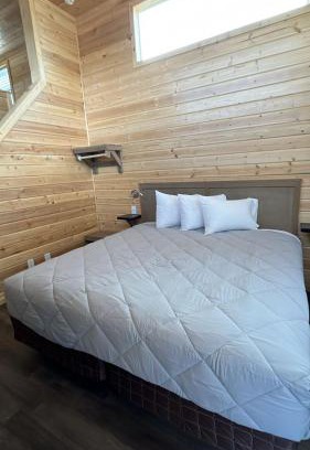 Valle Ski Chalet | 057A Brand New Cozy Cabin with Loft & King bed near Grand Canyon South Rim