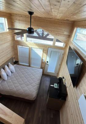 Valle Ski Chalet | 060A Brand New Cozy Cabin with Loft & King bed near Grand Canyon South Rim