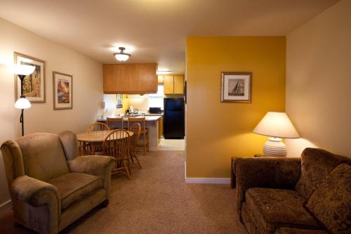 Hood River House | 09 Lodge