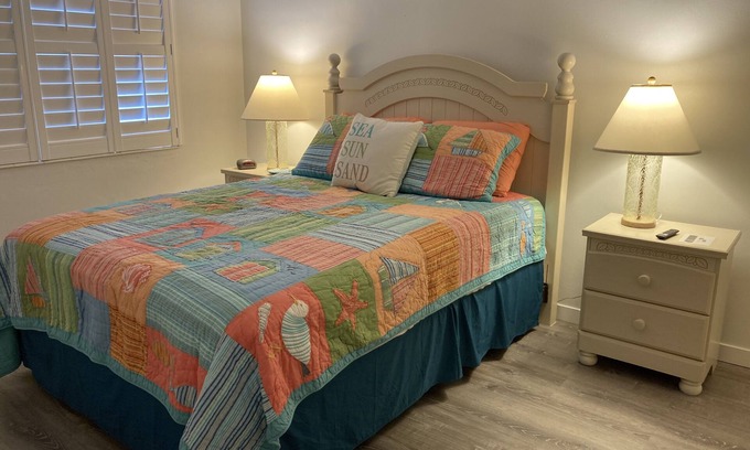 Old Naples Condo | 1/2 Block to the Beach and 3rd Street Shopping!