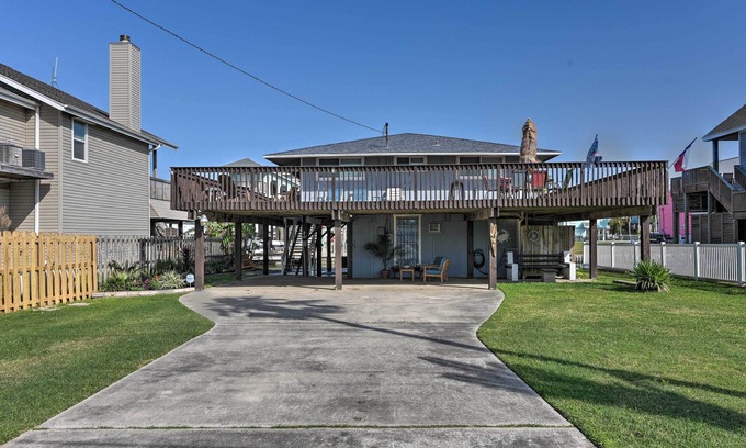 Galveston House | 1/2 Mi to Beach: Canal-Front Galveston Home!