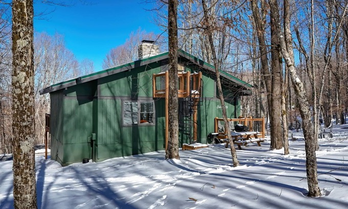 Beech Mountain Ski Chalet | 1.5 miles from Beech Resort, perfect for families