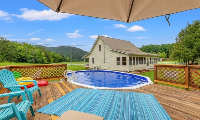 Clay City Apartment | 1,600 Acres | Pool | Pond | Hidden Treasure - RRG!