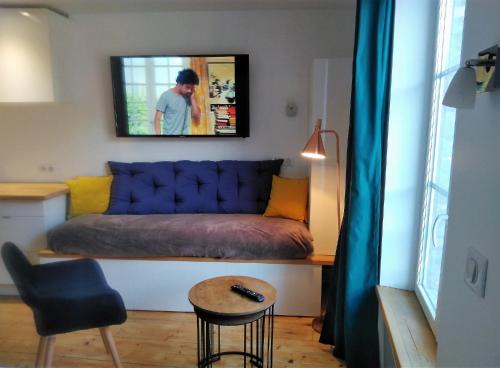 Dieppe Apartment | 1 appartement 2 chambres plus salon ,3 appartements rénovés , NETFLIX, lits faits à votre arrivée, serviettes de toilette, Ménage, Wifi, en hyper centre ,Plage à 190m, BOX à Vélos, paiement 3 fois sans frais, prix tout compris