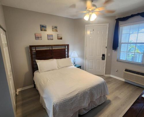 Trailer Estates Apartment | 1 Bed 1 Bath at IMG near Beach