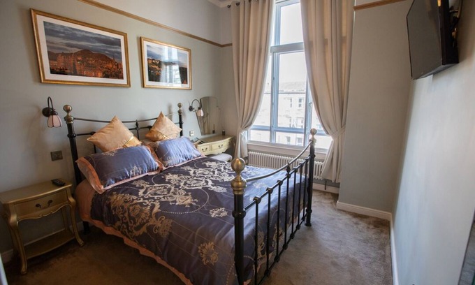 West End Apartment | 1 Bed (+) apartment in prime location