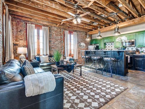 Central Oklahoma City Apartment | 1 Bed Big Apt in OKC Stockyards