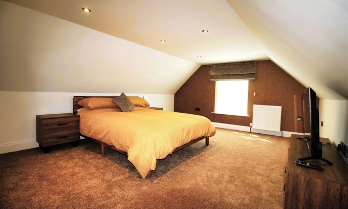 Berwick-upon-Tweed Villa | 1 Bed Cottage - Plus Sofa Bed - Sleeps 4 - Pets
