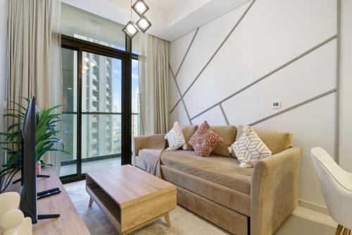 Sheikh Zayed Road Apartment | 1 Bed In Upscale Neighbourhood Business Bay