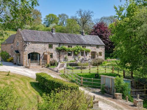 Cauldon Low Apartment | 1 Bed in Waterfall 89733