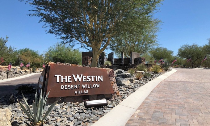 Palm Desert Apartment | 1 bed-room villa 820sqft with living room, full kitchen at Palm Desert, CA.
