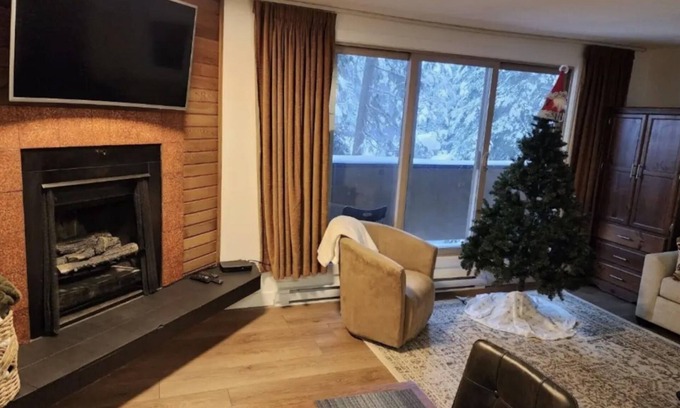 Big White Ski Resort Condo | 1 Bedroom 2 Bed Winter Oasis