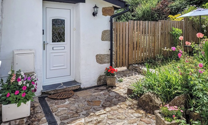 Praze-An-Beeble Cottage | 1 bedroom accommodation in Praze An Beeble