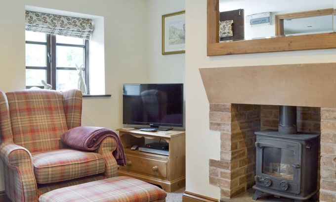 Cauldon Low House | 1 bedroom accommodation in Waterhouses, near Leek